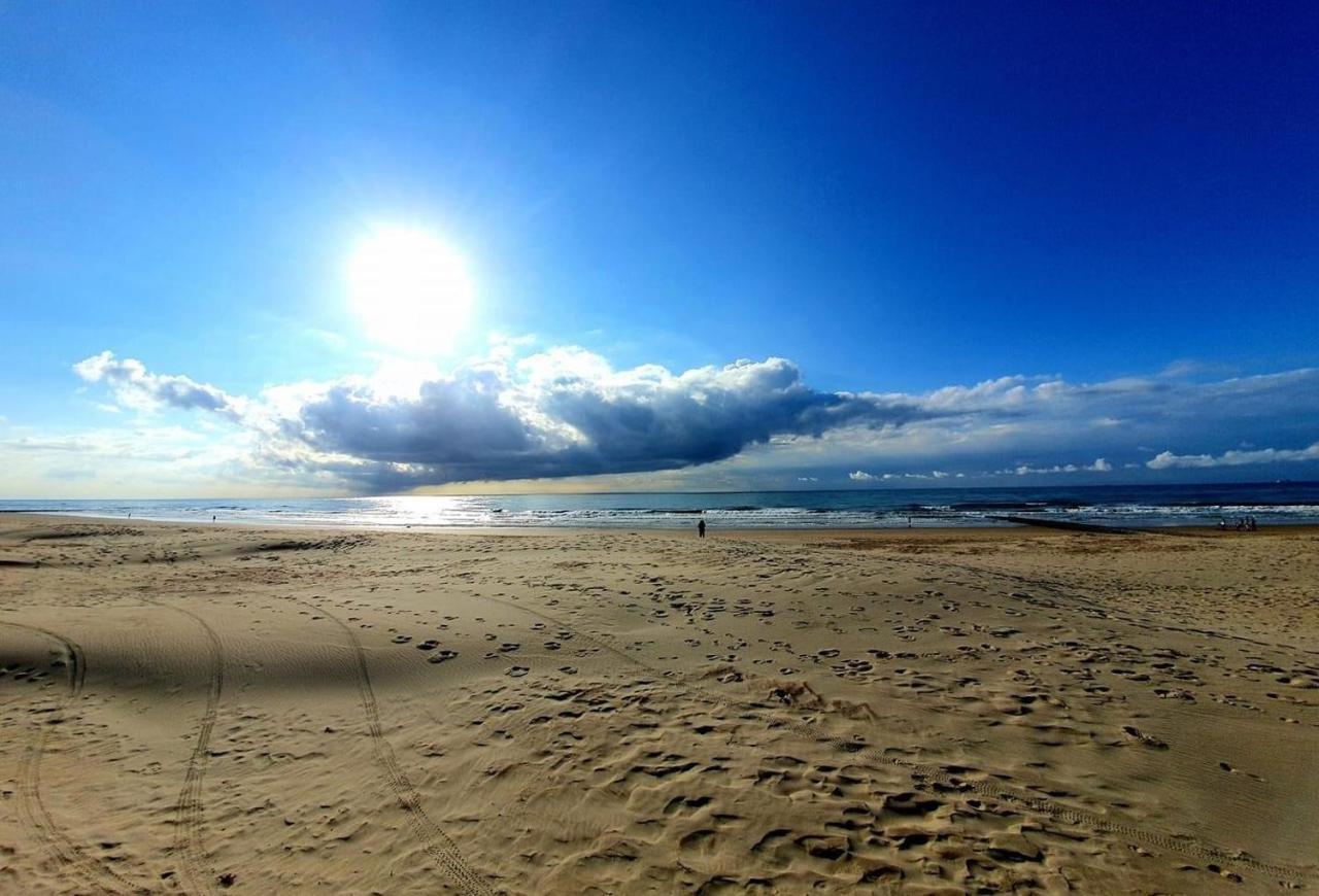 Ruim Zonnig Appartement Op 50M Van Strand Oostende Ngoại thất bức ảnh