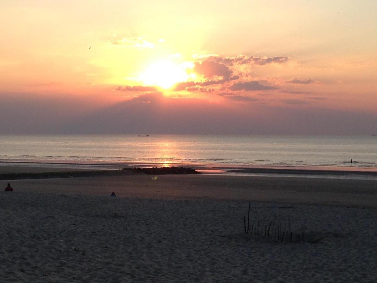 Ruim Zonnig Appartement Op 50M Van Strand Oostende Ngoại thất bức ảnh
